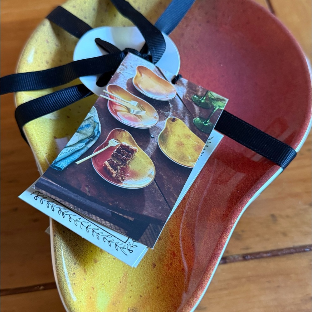Dessert Plates Pear Serveware. Giftable. Limited-time seasonal collection